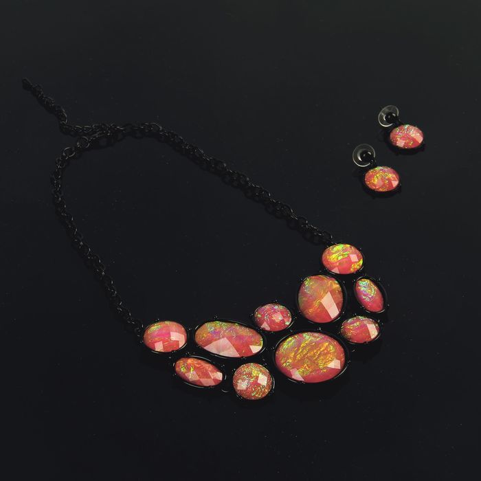 Набор 2 предмета: серьги, колье "Круги и овалы" каскад, цвет красно-радужный в чёрном металле 1886