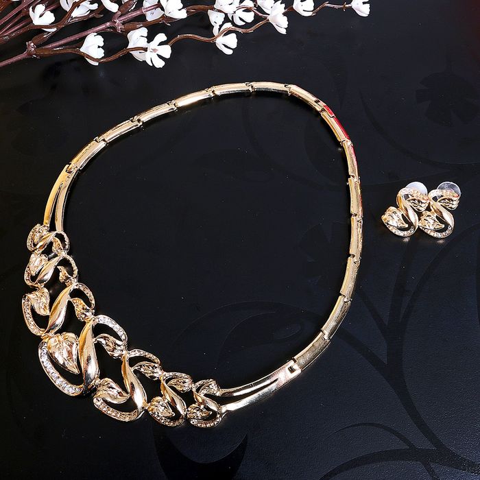 Набор 2 предмета: серьги, колье "Изгиб листа", цвет белый в золоте