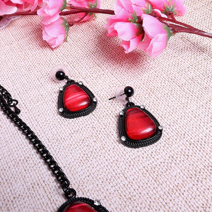 Набор 2 предмета: серьги, колье "Имидж", цвет красный в чёрном металле