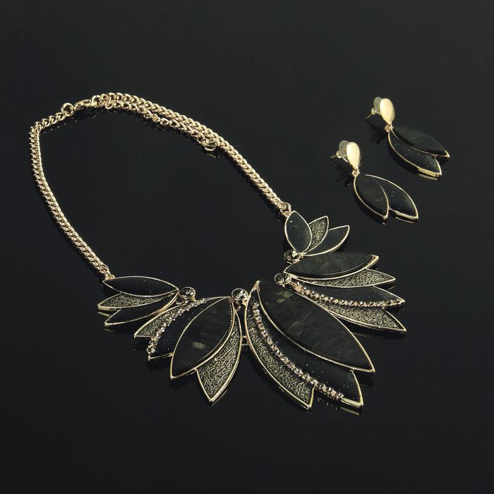 Набор 2 предмета: серьги, колье "Каскад" листья, цвет чёрный в золоте