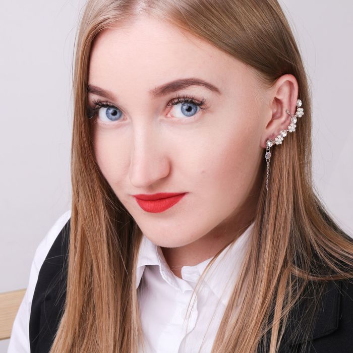 Серьга "Каффа" цветочки маленькие, цвет белый в серебре