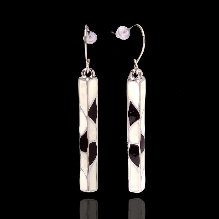 Серьги эмаль "Брусочки", цвет бело-чёрный в серебре