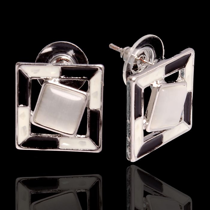 Серьги "Квадрат" геометрия, цвет бело-чёрный в серебре