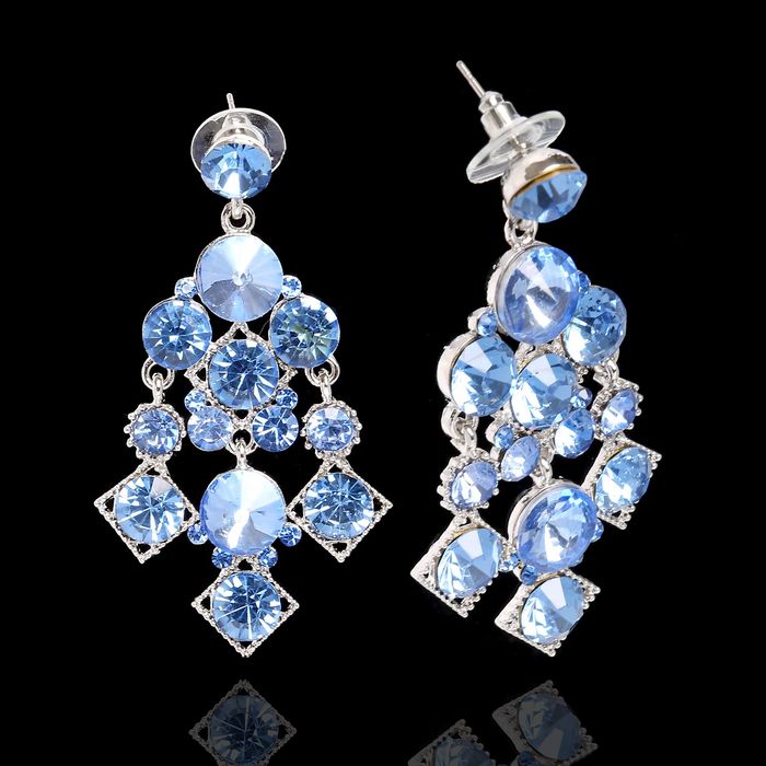 Серьги висячие со стразами "Королева бала", цвет голубой в серебре