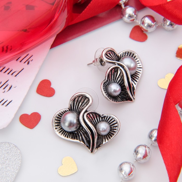 Серьги с жемчугом "Сердце" дары моря, цвет серый в чернёном серебре