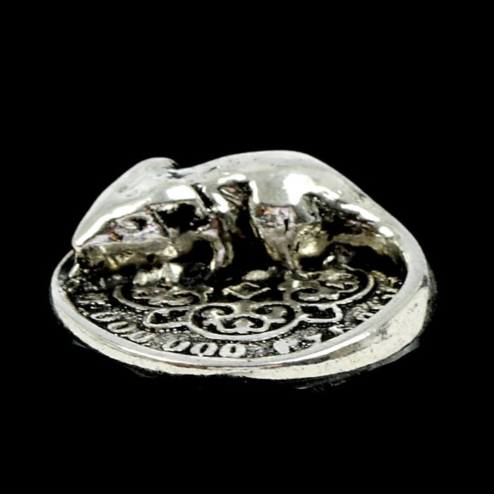 Сувенир кошельковый металл "Мышка на денежке" 1,5х1,4 см