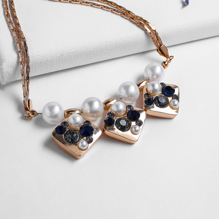 Колье "Жемчужный шар" ромбы, цвет бело-синий в золоте