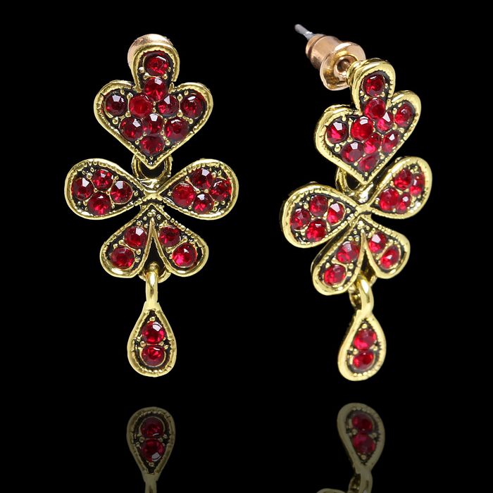 Серьги со стразами "Бабочка" ажур, цвет красный в чернёном золоте