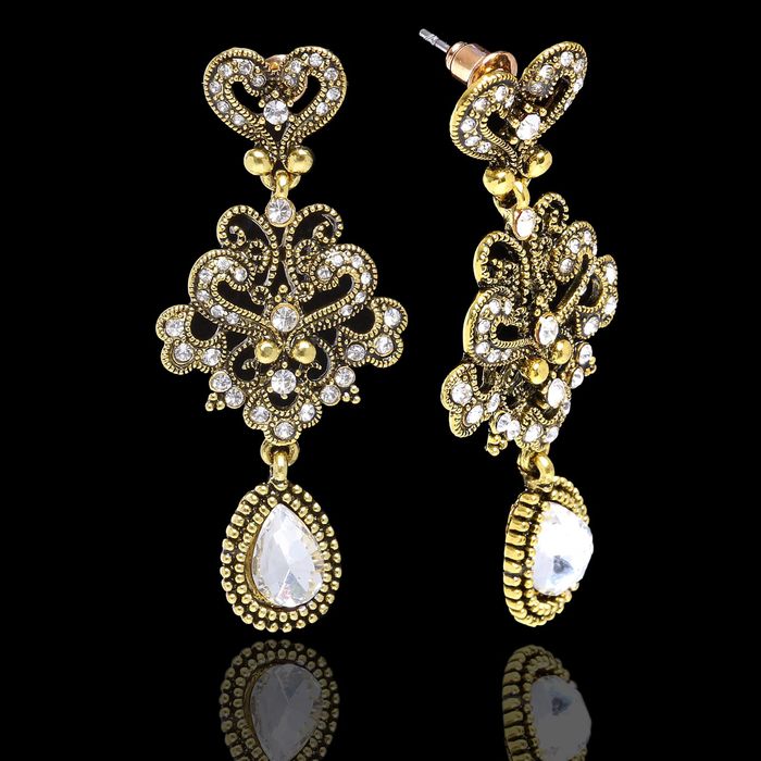 Серьги со стразами "Изыск" капля, цвет белый в чернёном золоте