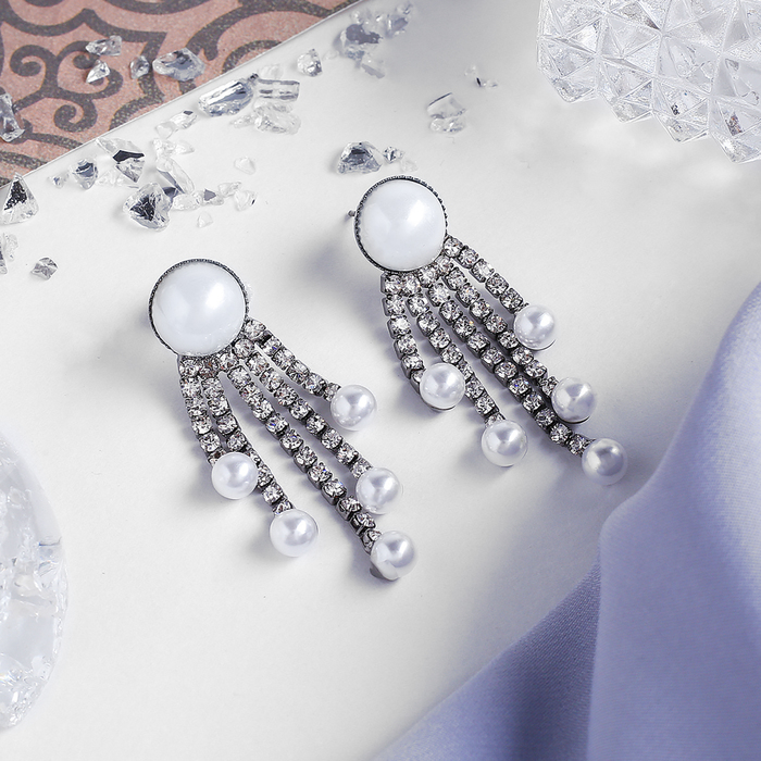 Серьги с жемчугом "Круг" дождик, цвет белый в сером металле