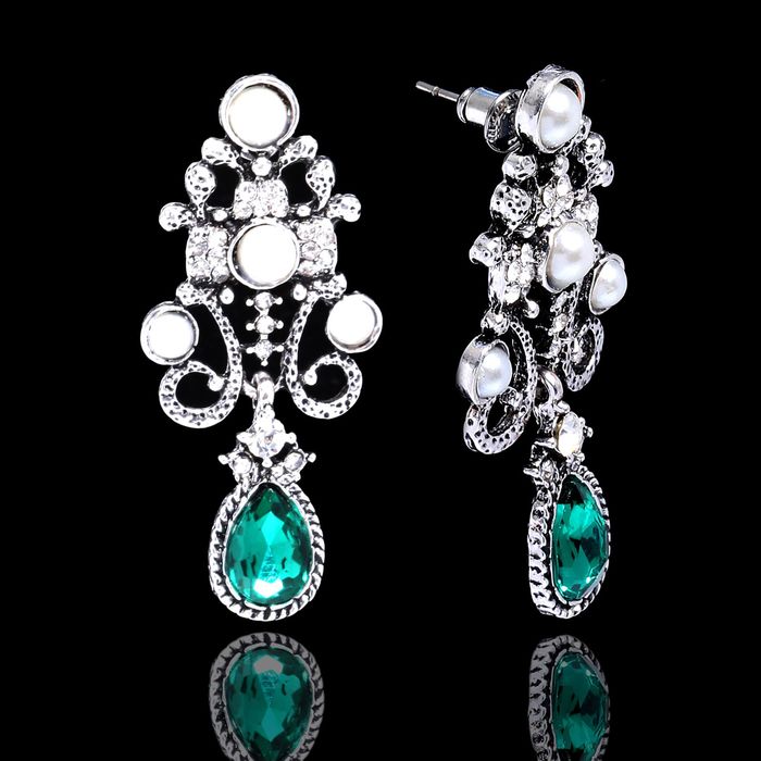 Серьги с жемчугом "Капля" красота востока, цвет бело-зеленый в чернёном серебре