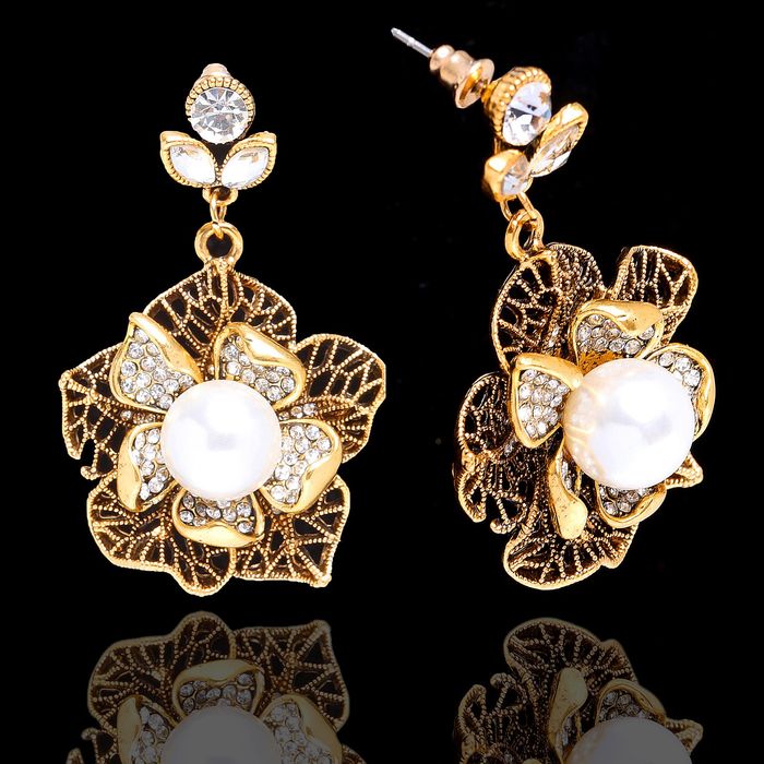 Серьги с жемчугом "Цветок розы", цвет белый в чернёном золоте