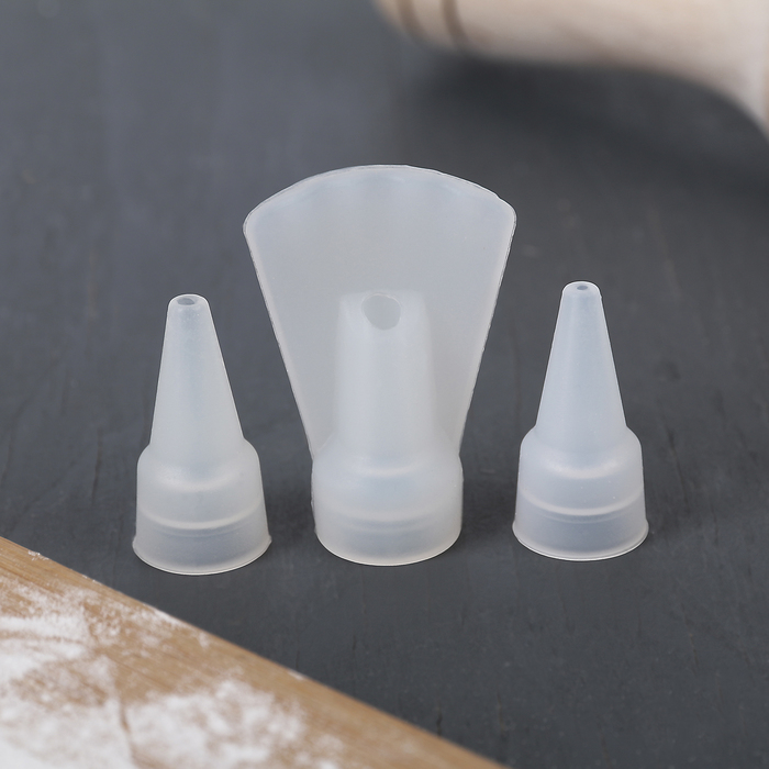 Набор кондитерский для айсинга, 9 предметов: 4 трафарета, коврик, кондитерский мешок, 3 насадки