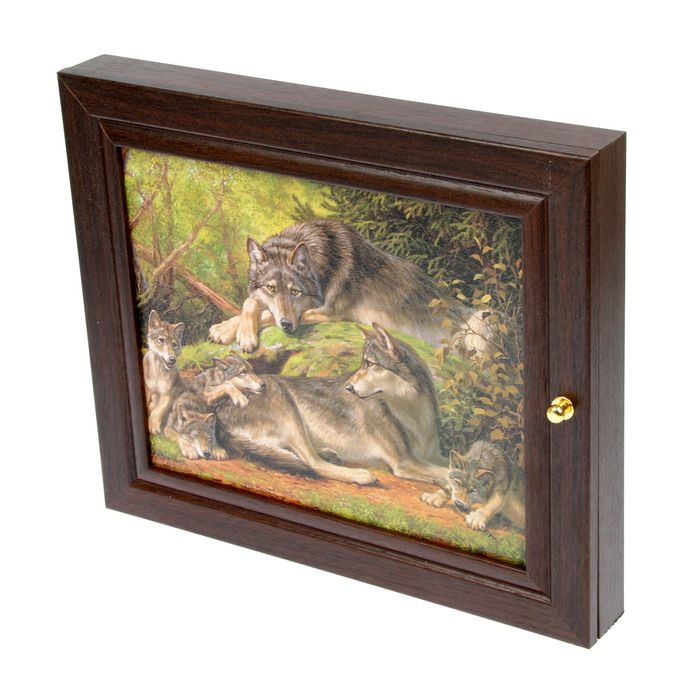 Ключница "Волки" венге 26х31 см