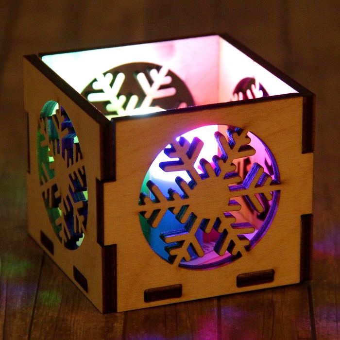 Подсвечник "Снежинка" 6х6х6см