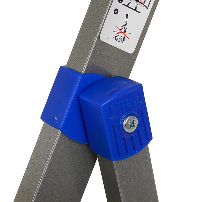 Стремянка комбинированная Nika СКА4, высота до рабочей площадки 840 мм, 4 ступени