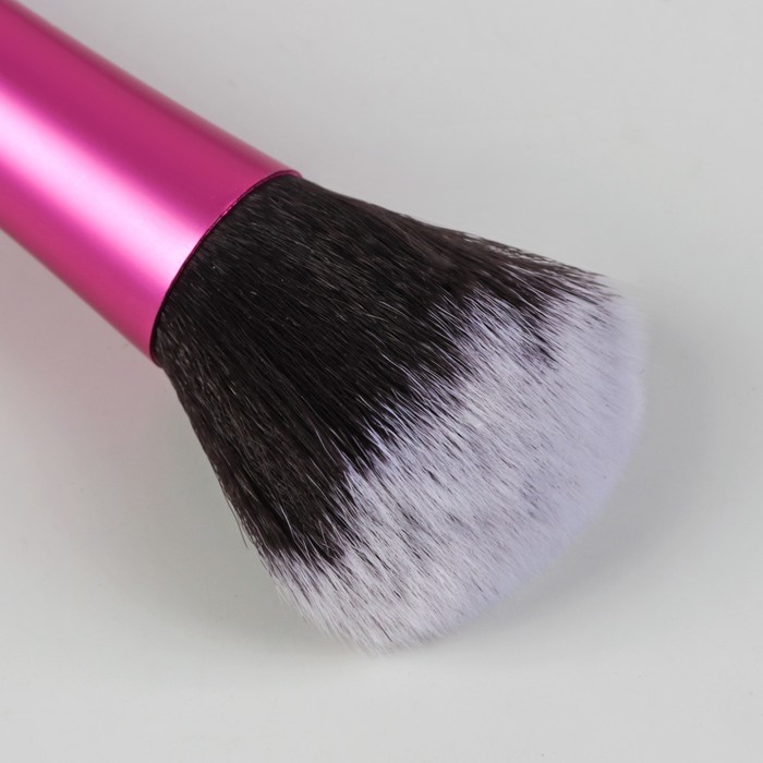 Кисть для макияжа/пудры и румян, со спонжем, двусторонняя, скруглённая, цвет МИКС