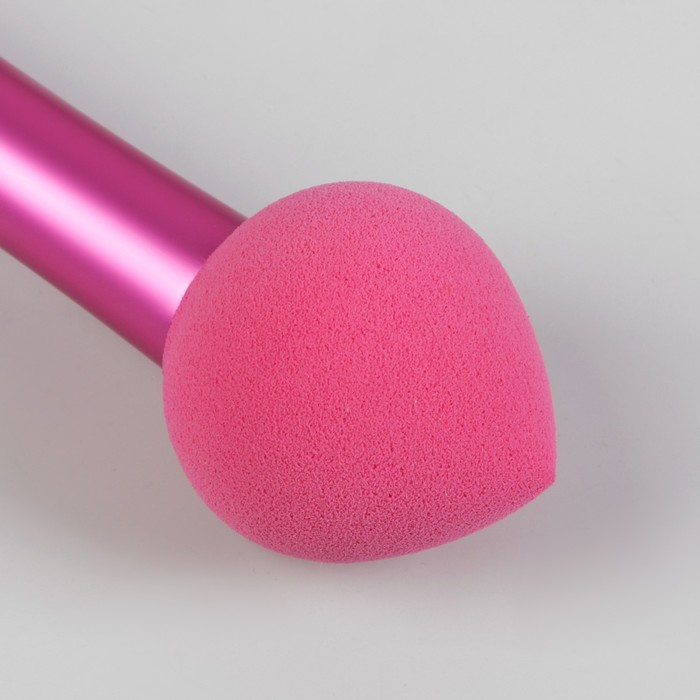 Кисть для макияжа/пудры и румян, со спонжем, двусторонняя, скруглённая, цвет МИКС