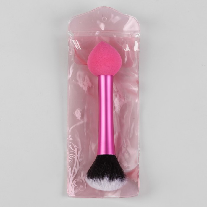 Кисть для макияжа/пудры и румян, со спонжем, двусторонняя, скруглённая, цвет МИКС