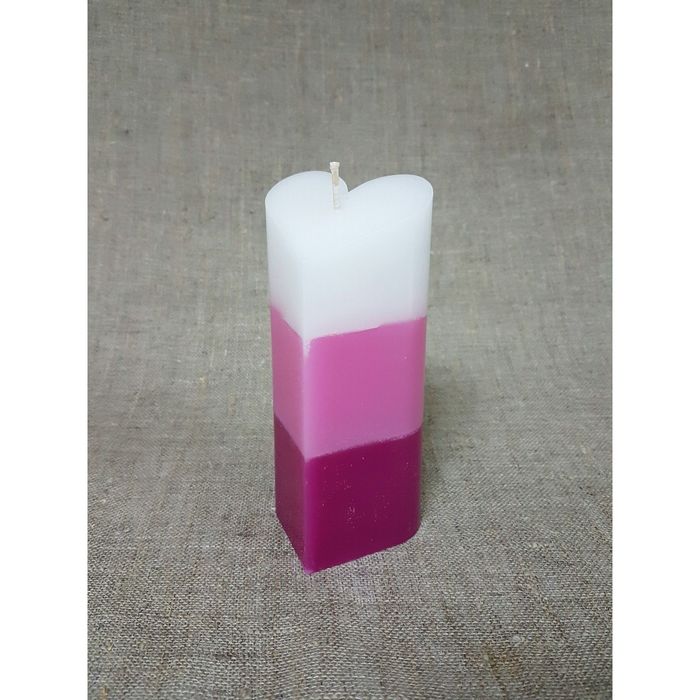 Свеча "Ручная работа" пирамида "Сердце" 68*150 полоска розовая