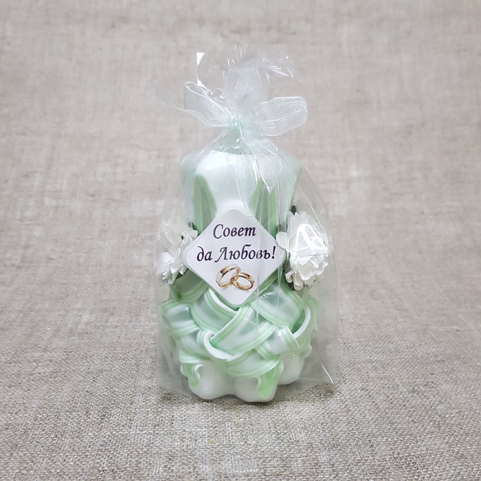 Свеча "Ручная работа" резная 10-11см с декором- белые цветы "Совет да любовь" Бело-мятная