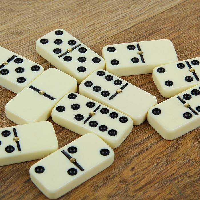 Домино, коробка пластик микс, 28 фишек пластик 2,3х4,8мм, 11х18см