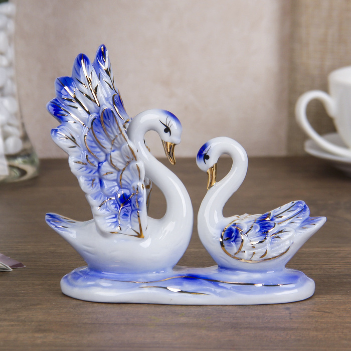 Сувенир "Два лебедя в пруду"