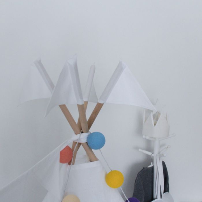 Вигвам для детей с окном, карманом и флажками, белый, 110x110x160 см