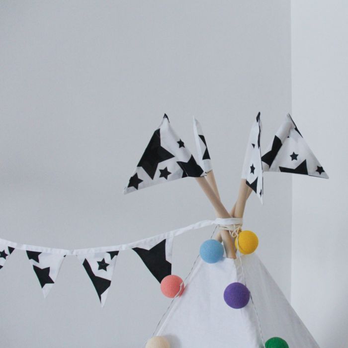 Вигвам для детей с окном, карманом и флажками, чёрные звезды, 110x110x160 см