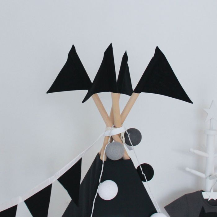 Вигвам для детей с окном, карманом и флажками, чёрно-белый, 110x110x160 см