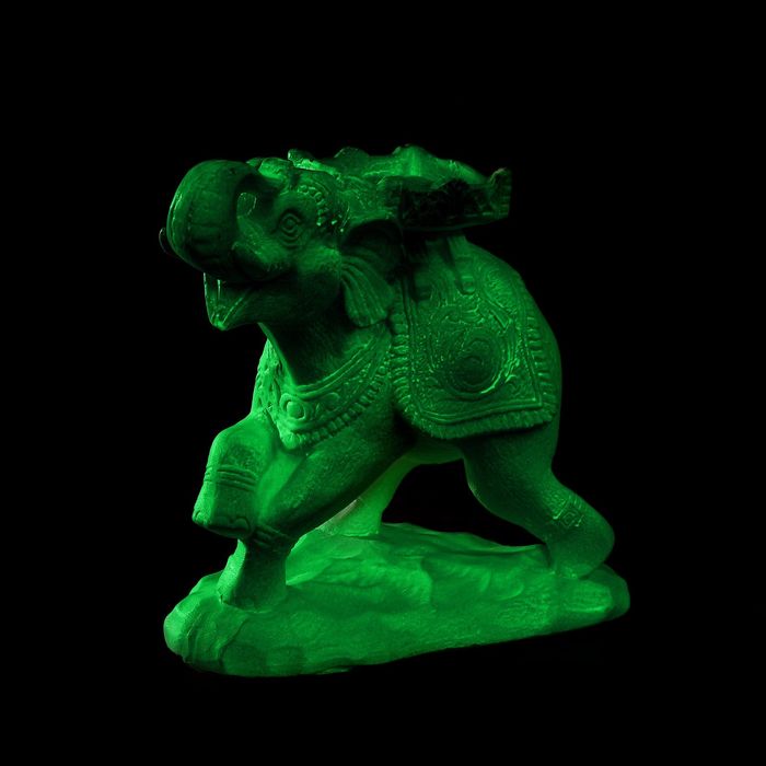 Садовая фигура светящаяся «Индийский слон с накидкой»