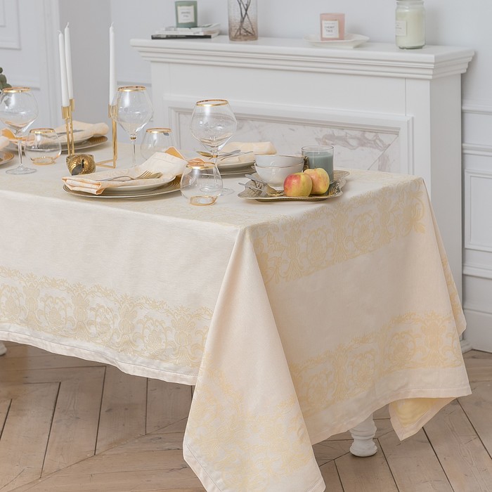 Столовый набор "Этель" (скатерть 150х150 см, салфетки 45х45 см - 4 шт.) цвет шампань, хл. с ВМГО