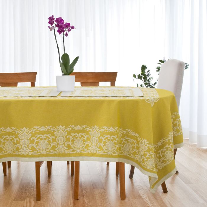 Столовый набор "Этель" (скатерть 150х200 см, салфетки 45х45 см - 6 шт.) цвет золотой, хл. с ВМГО