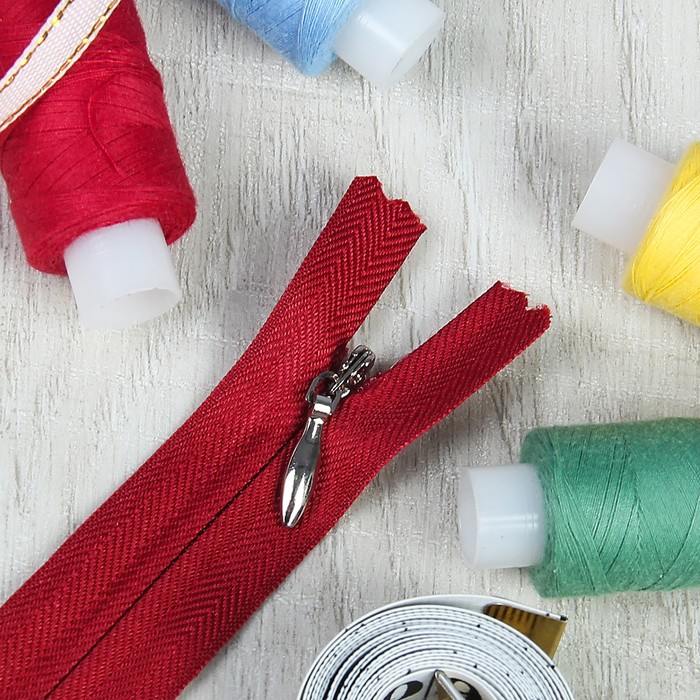 Молния потайная, 20см, цвет бордовый