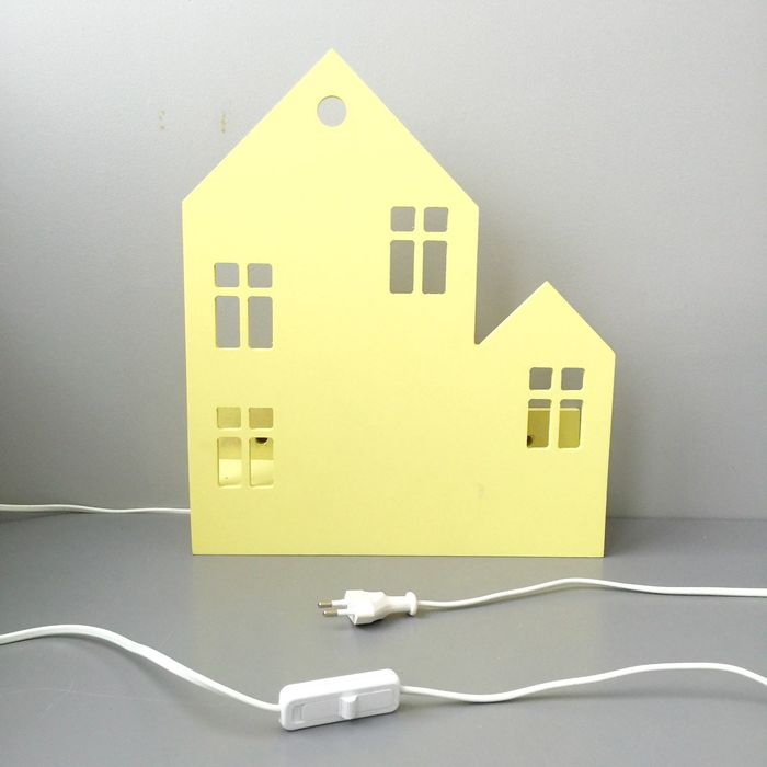 Светильник-домик «Леон», деревянный, желтый, 35х30х8 см