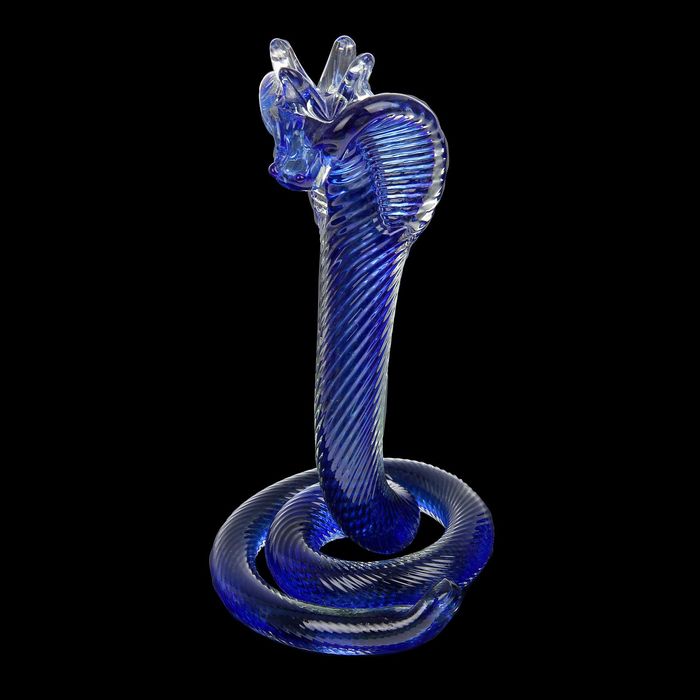 Сувенир стекло в стеклокрошку "Змея синий" 20х13х13 см