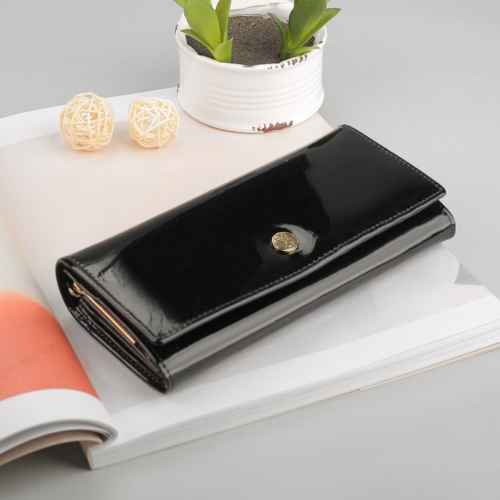 Кошелёк женский на кнопке, 2 отдела, отдел для кредиток и монет, цвет чёрный