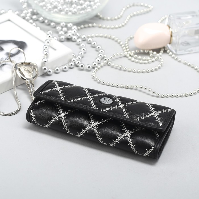 Футляр для ключей "Кожа ягненка", 6 карабинов, внутренний карман, цвет чёрный