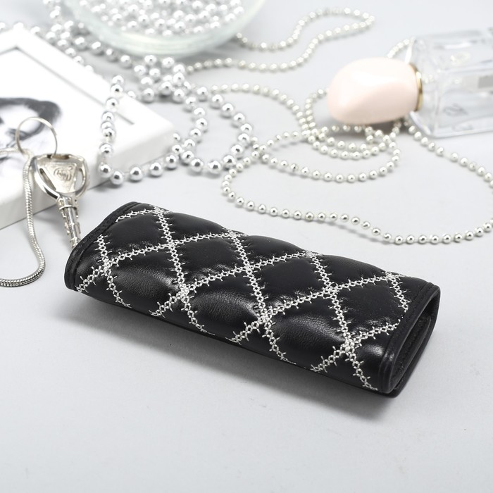 Футляр для ключей "Кожа ягненка", 6 карабинов, внутренний карман, цвет чёрный