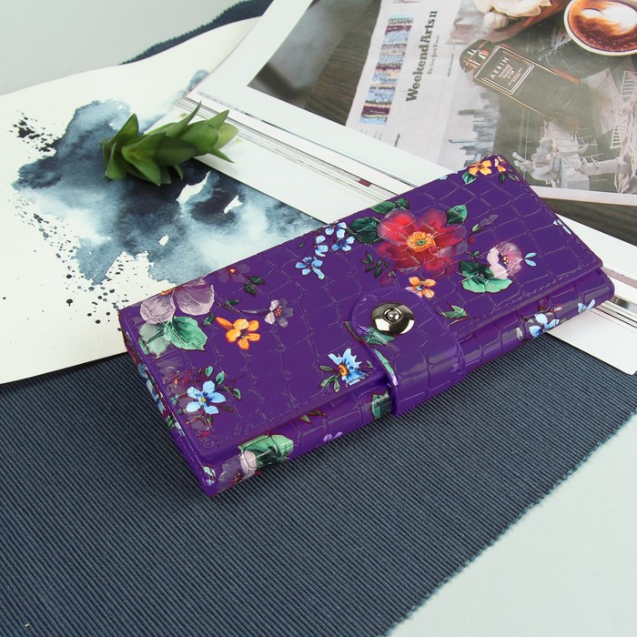 Кошелёк женский на магните, 4 отдела, отдел для карт, монет, цвет фиолетовый