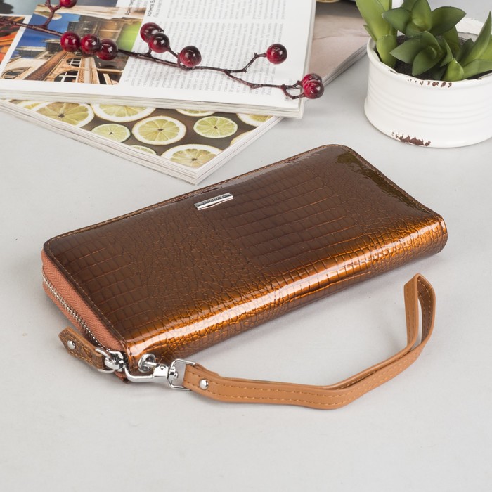Кошелёк женский на молнии, 4 отдела, отдел для карт, с ручкой, цвет коричневый