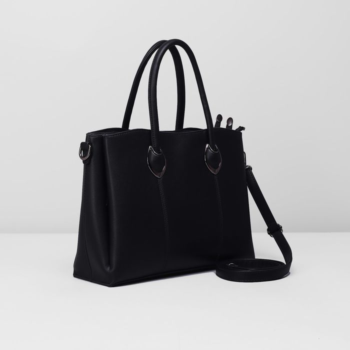 Сумка женская на молнии, 3 отдела, наружный карман, длинный ремень, цвет чёрный