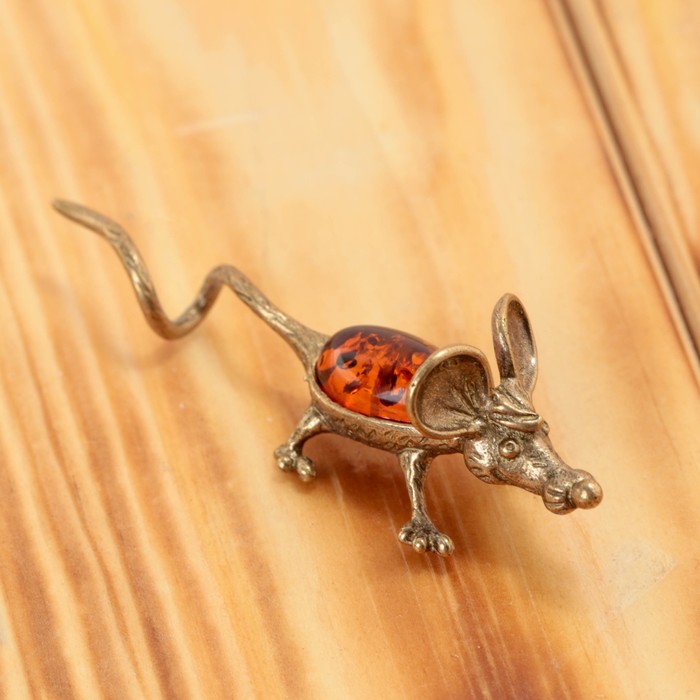 Сувенир из латуни и янтаря "Мышь штопор"