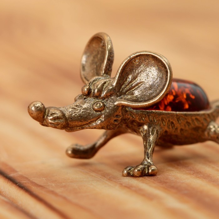Сувенир из латуни и янтаря "Мышь штопор"