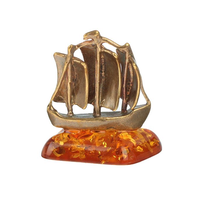 Сувенир из латуни и янтаря "Кораблик" на подставке