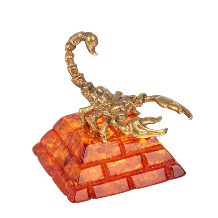 Сувенир из латуни и янтаря "Скорпион"