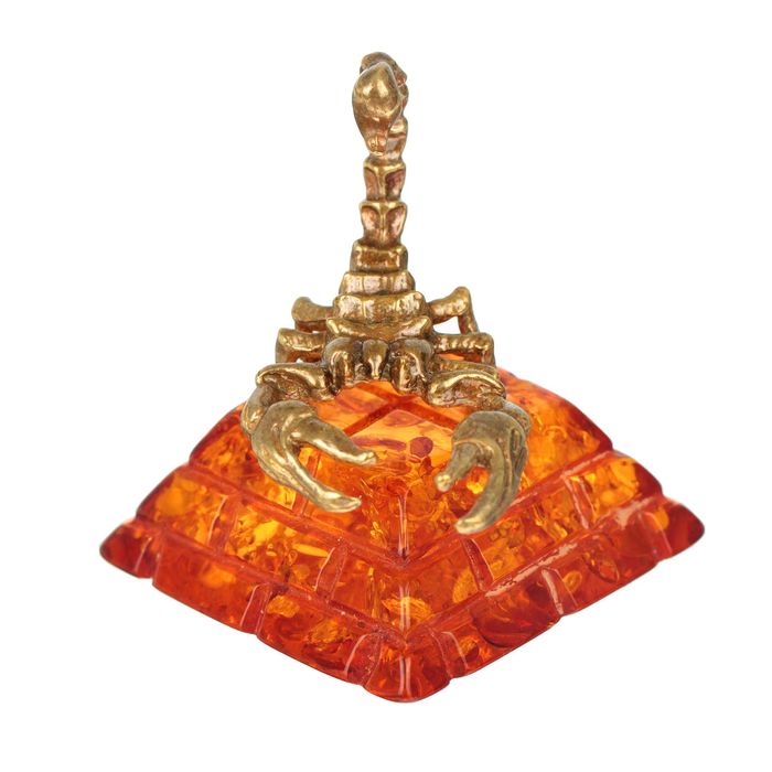 Сувенир из латуни и янтаря "Скорпион"