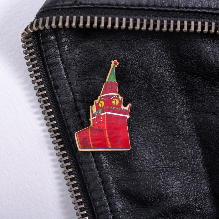 Значок деревянный «Москва. Спасская башня»