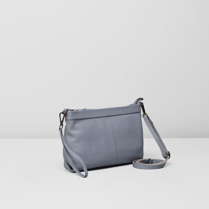 Сумка женская на молнии, 1 отдел с перегородкой, наружный карман, длинный ремень, цвет голубой