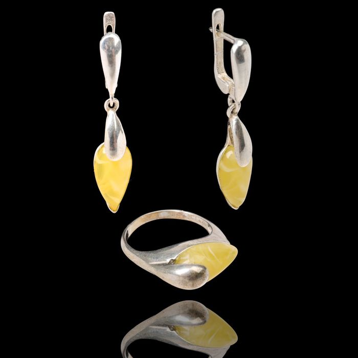 Гарнитур посеребрение 2 предмета: серьги, кольцо "Янтарь" бутон, цвет МИКС, 17 размер